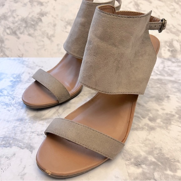 Taupe wedges (Sz 9) - Picture 7 of 10